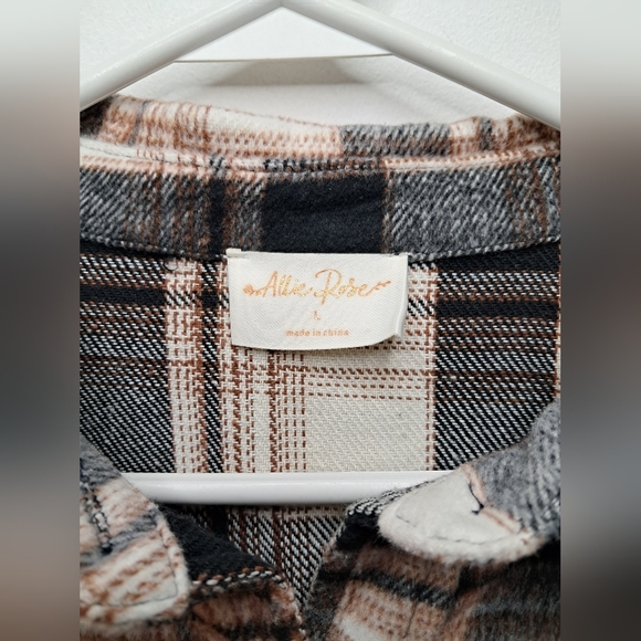 Women's Allie Rose Black & Brown Plaid Flannel Lightweight Shirt Jacket - Picture 5 of 6